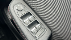 Renault Clio 1.0 TCe 100 RS Line 5dr Petrol Hatchback